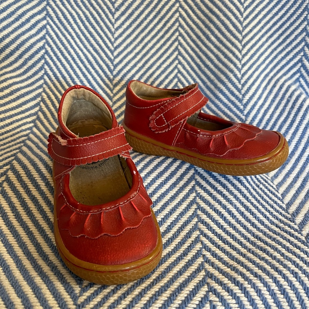 Livie&Luca size 6 ruche classic mary jane in red